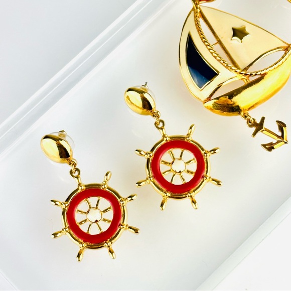 Vintage Avon Three Piece Nautical Sailboat Helm Enamel Brooch Earrings - Picture 8 of 13